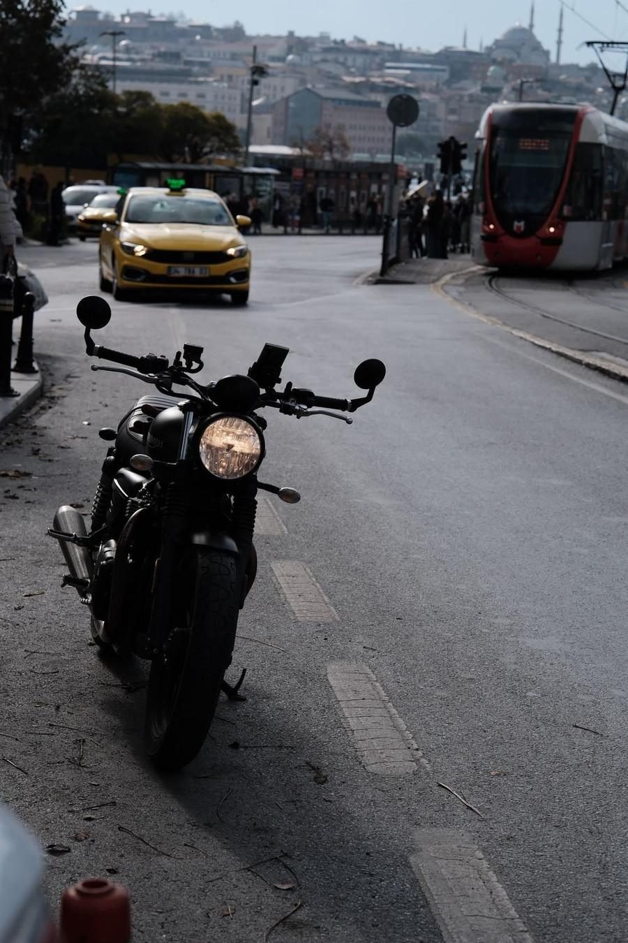 Şehir içinde motosiklet